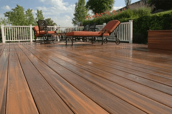 The Pros and Cons of Composite vs. Lumber Decking