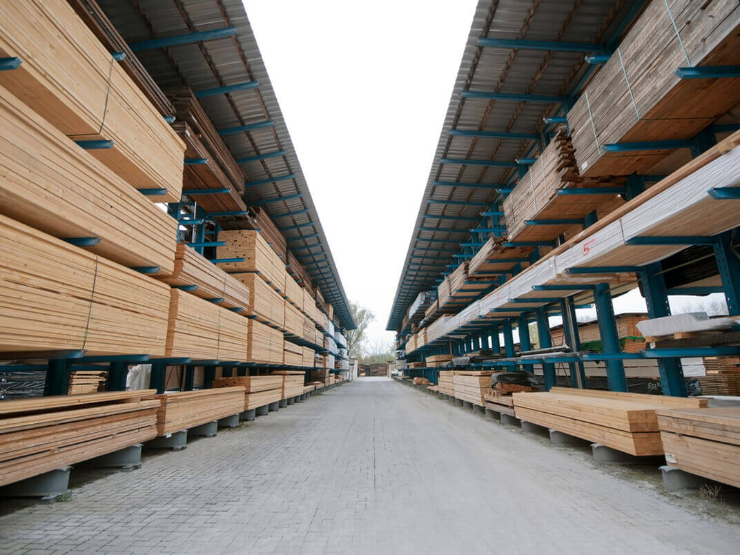 Why Shop at a Lumber Yard Rather Than a Big Box Store? Why Shop at a Lumber Yard Rather Than a Big Box Store?
