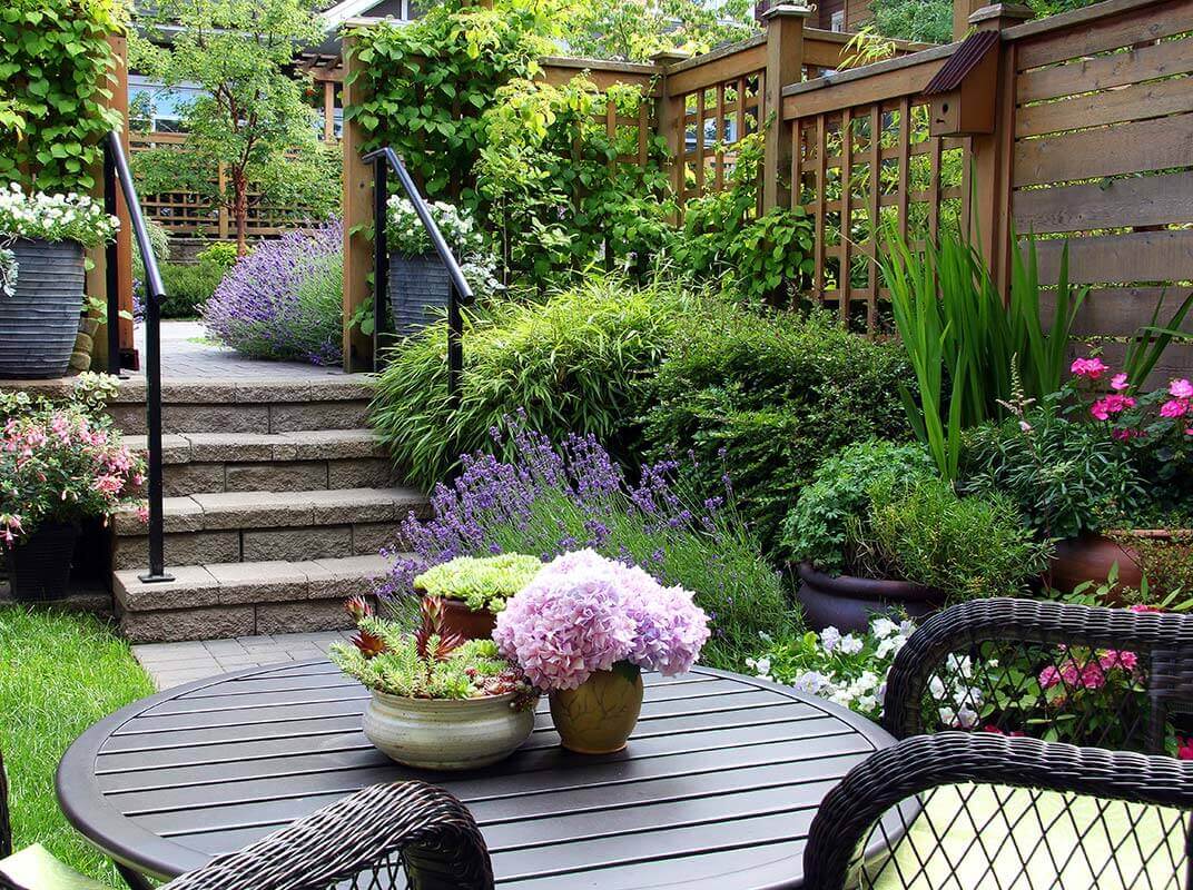 Tips & Tricks To Optimize A Small Outdoor Space