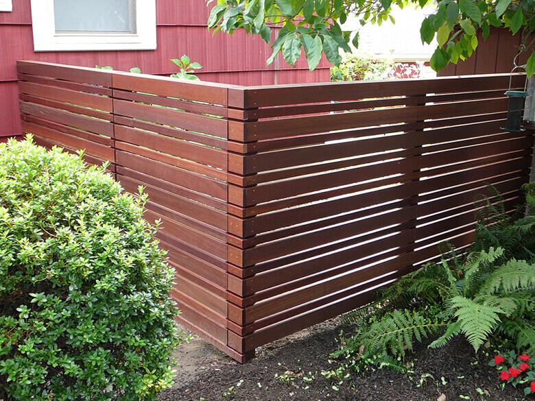 Spruce Up Your Yard with a Horizontal Fence