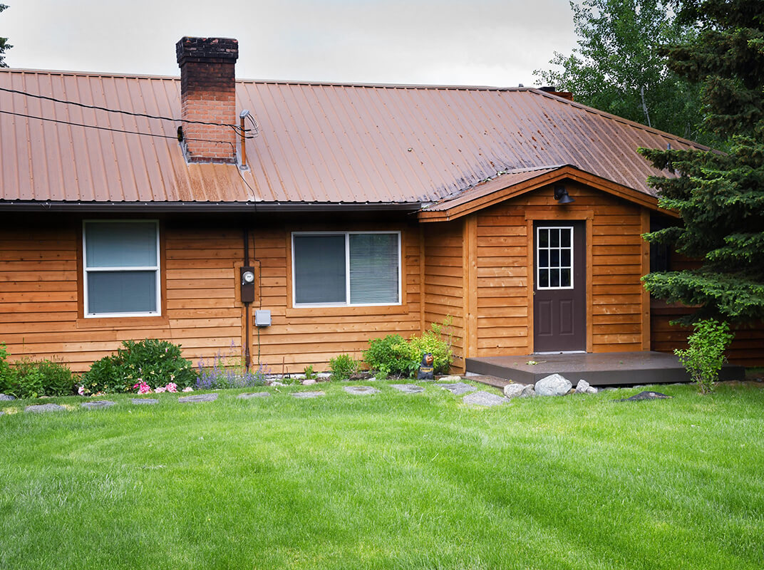 Redwood vs. Cedar Siding: Which Is Better for Weather, Bugs & Looks?